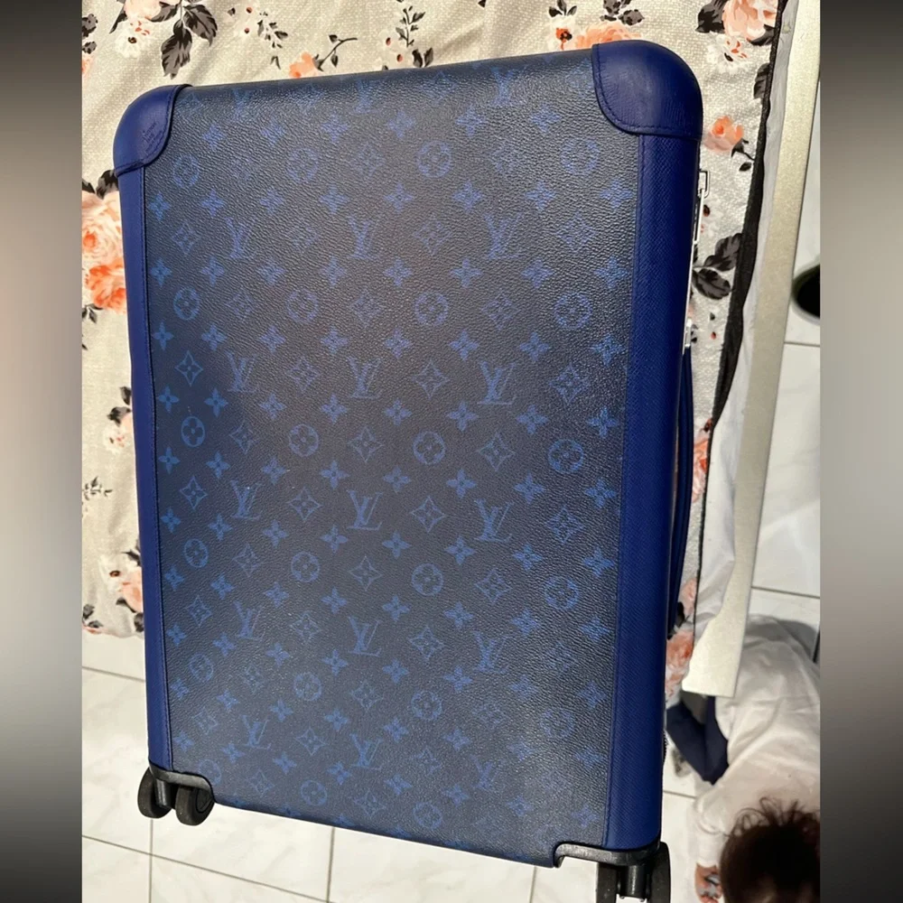 Horizon 55 Louis Vuitton luggage